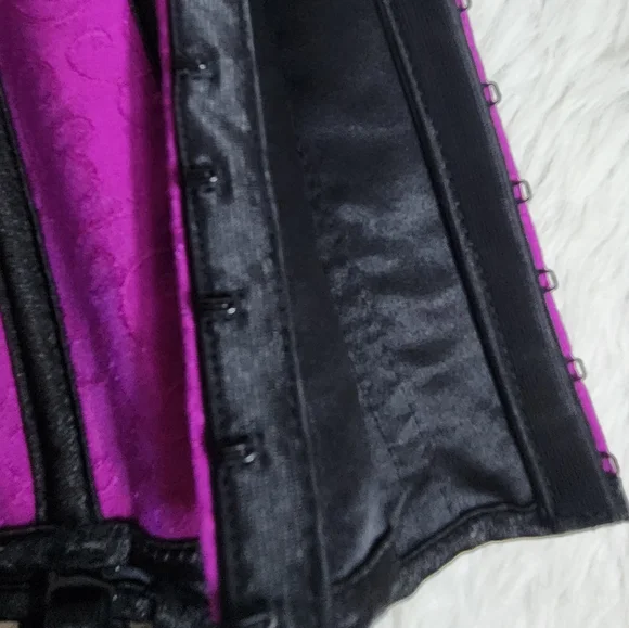 Beautiful Violet Corset - Picture 10 of 14